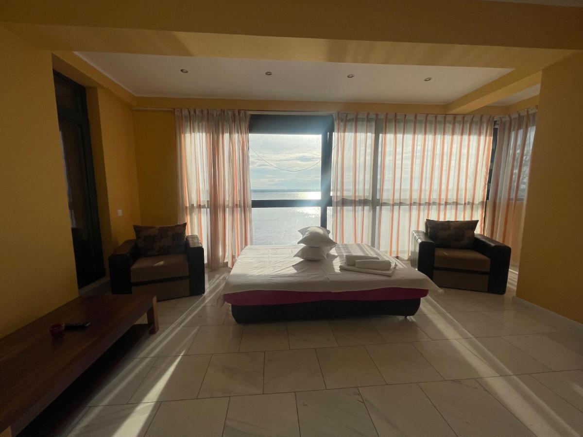 Sophia Lake View Suite مامايا المظهر الخارجي الصورة