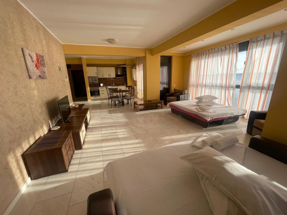 Sophia Lake View Suite مامايا المظهر الخارجي الصورة