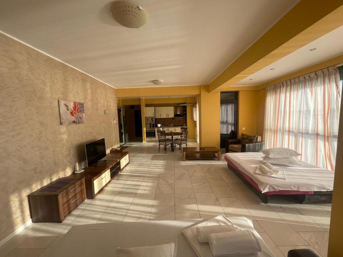 Sophia Lake View Suite مامايا المظهر الخارجي الصورة