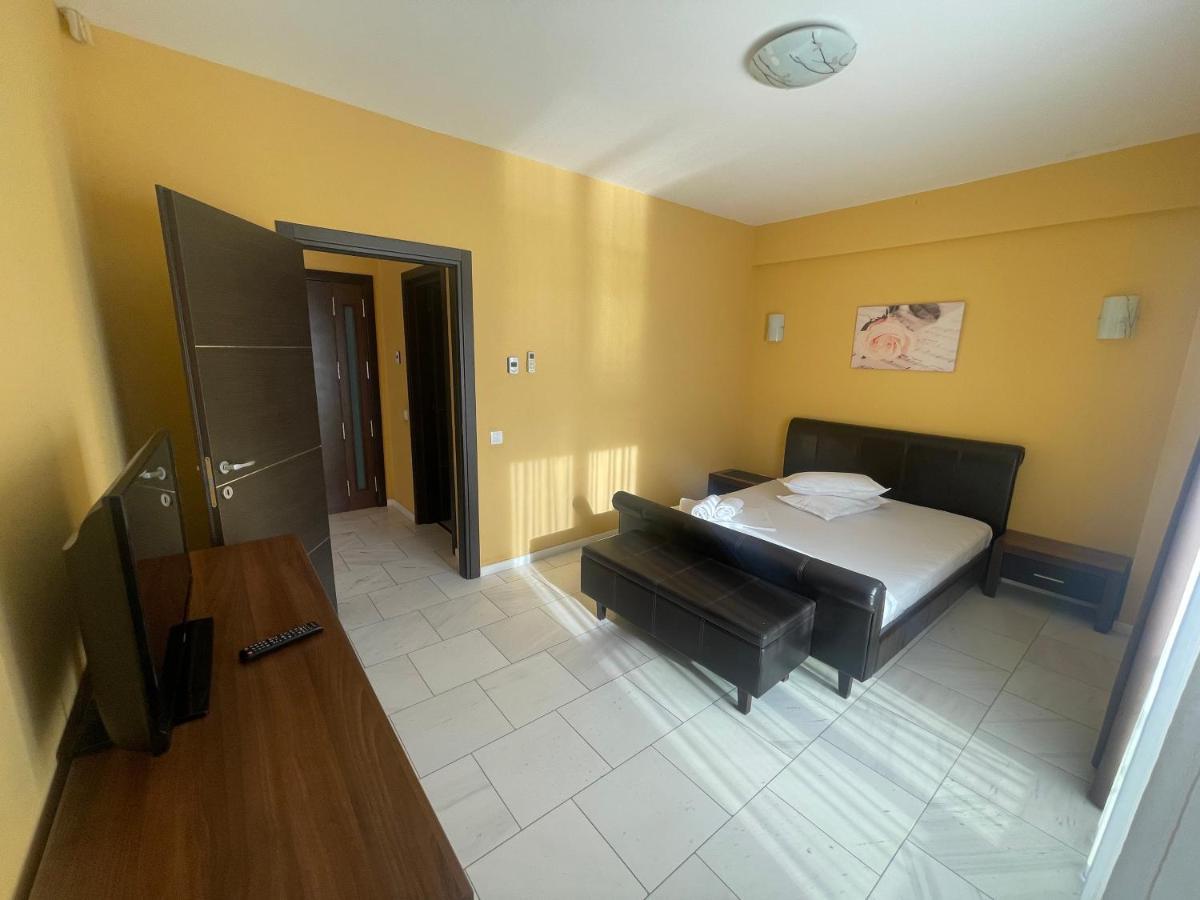 Sophia Lake View Suite مامايا المظهر الخارجي الصورة