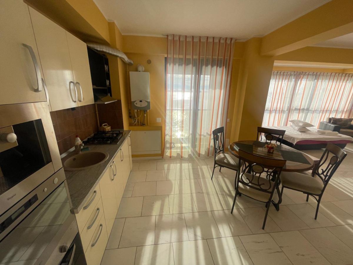 Sophia Lake View Suite مامايا المظهر الخارجي الصورة